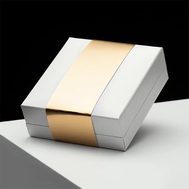 Inpack Wholesale Custom Black Kraft Cardboard Gift Box Jewelry Watches Features Embossing Printing Logo Rings Paper Packaging